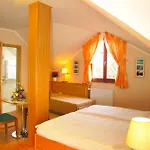 B&B Vadaszkurt Panzio Es Etterem