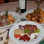 Vadaszkurt Panzio Es Etterem B&B 4*