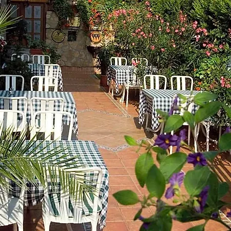 Bed & Breakfast Vadaszkuert Panzio