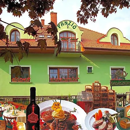 Bed & Breakfast Vadaszkuert Panzio
