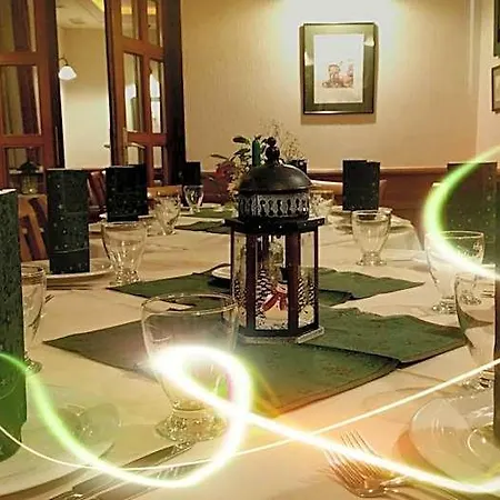 Bed & Breakfast Vadaszkuert Panzio 4*